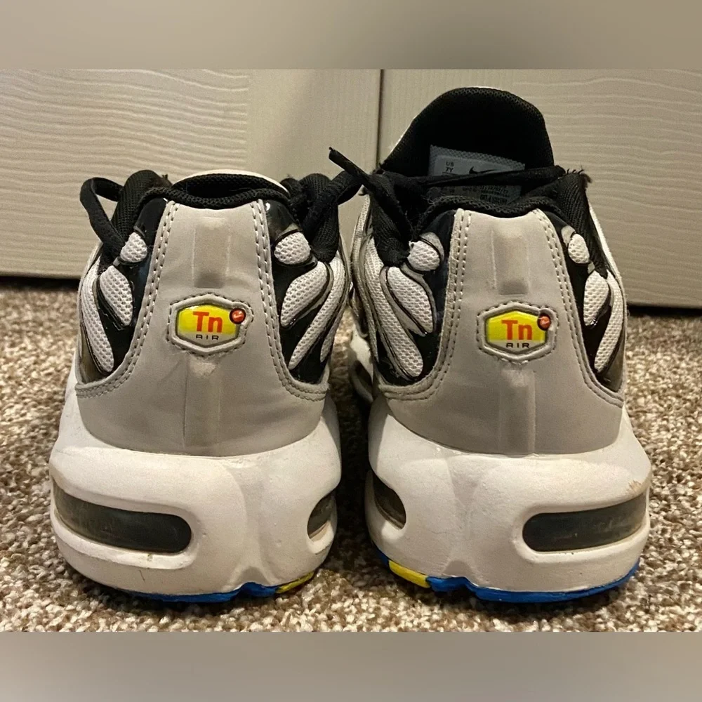 Nike Air Max Plus Remaster Size 6Y Youth Kids White Black Light Photo Blue Shoes